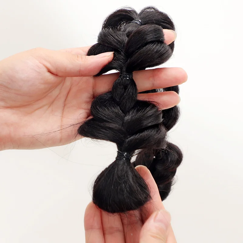 Peruka z syntetycznymi warkoczami typu bubble braid, długa peruka z warkoczami z gumkami do włosów dla dziewcząt, naturalne warkocze typu lantern braid.