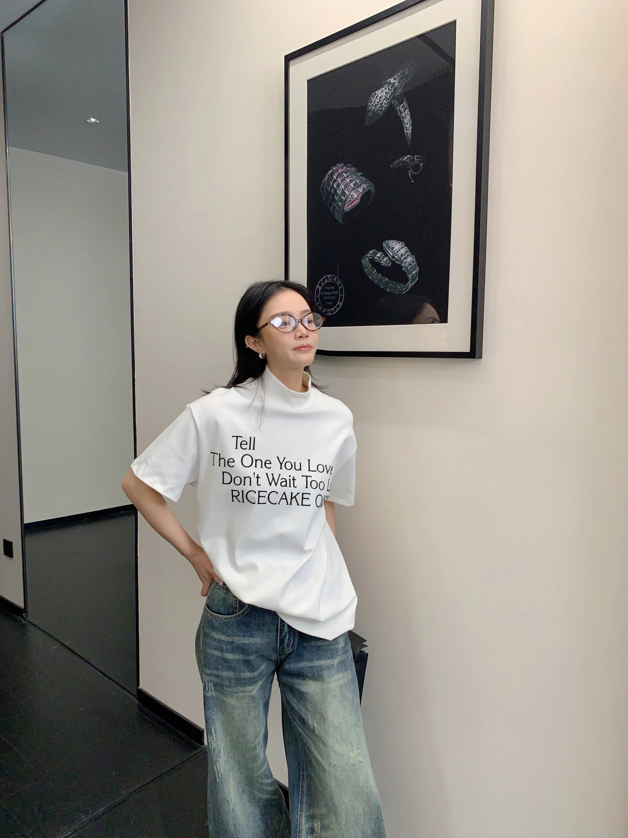 

Новинка Весна 2026: Женская футболка из хлопка с флисовым принтом, воротником-халтер и коротким рукавом, свободного кроя, простой стиль, летняя коллекция