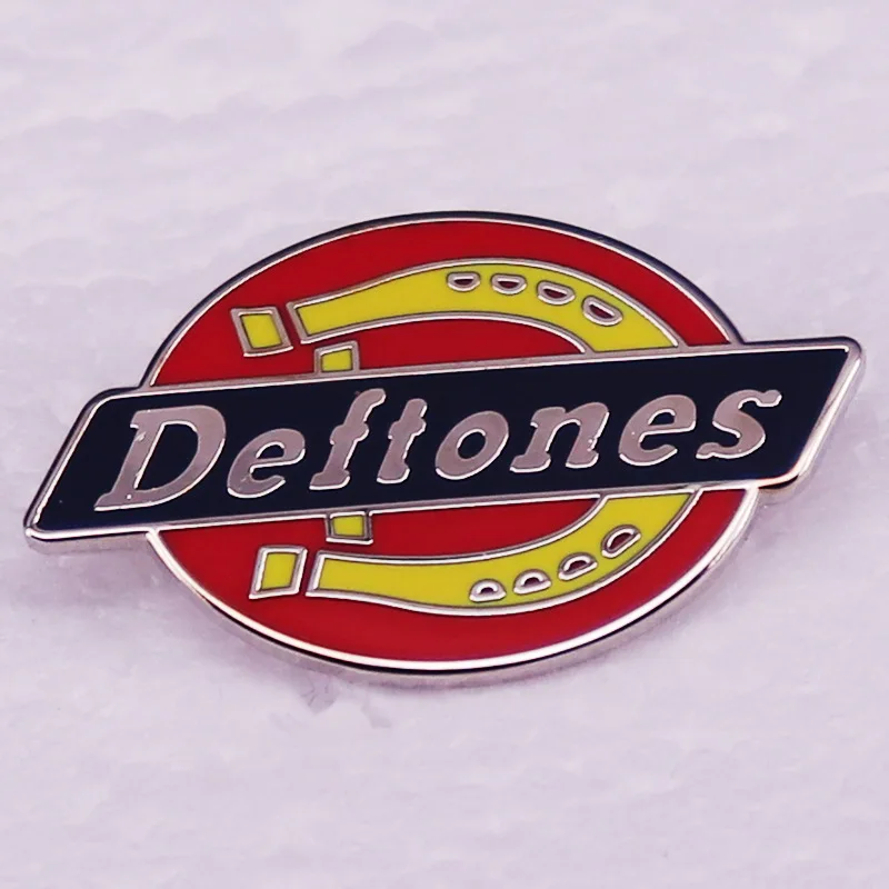 Fashion Band Mashup Horseshoes Enamel Pins Deftones Metal Brooch Badge Fashion Jewellery Clothes Hat Backpack Accessory Gifts