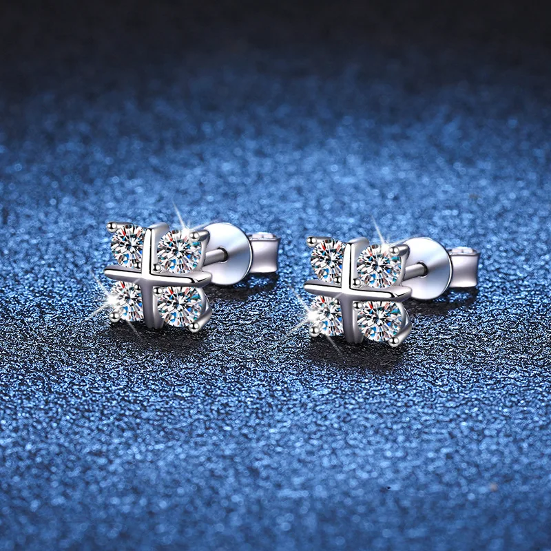 

LioraGem 0.8 Carat Moissanite Square Stud Earrings for Women, Classic Cross Style Simple Earrings Platinum PT950 Stamp