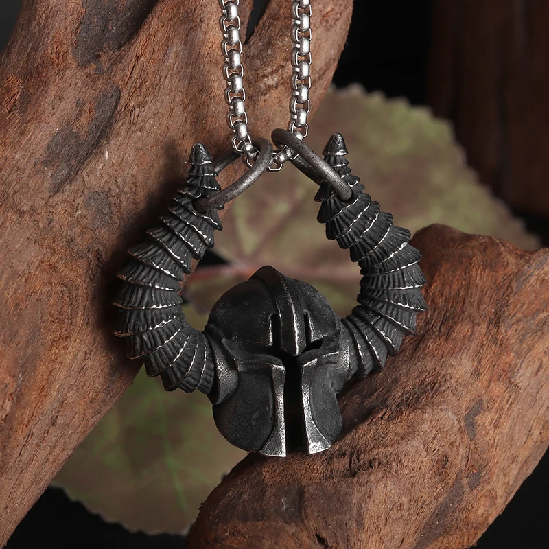 Vintage Monster Warrior Spartan Battle Maniac Helmet Necklace Pendant Cool Punk Rock Style Design Jewelry Party Favor