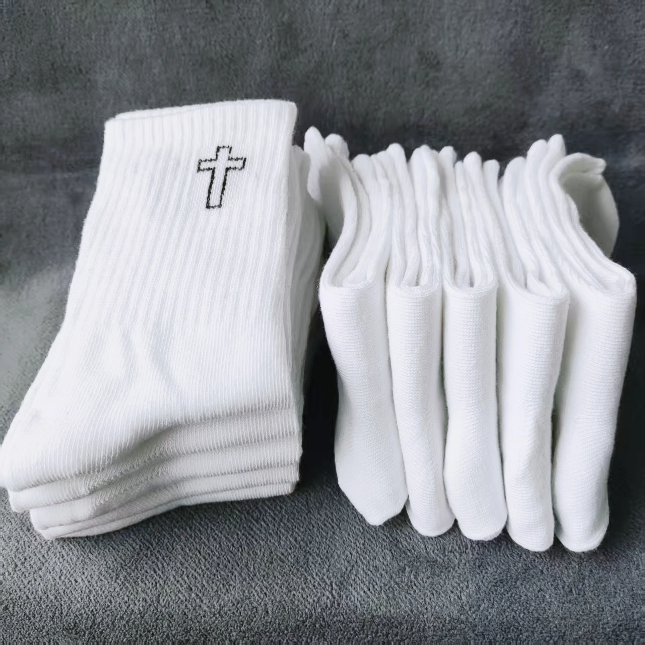 

5/10 Pairs Middle Tube Socks For Man Solid Colour In White and Black Streetwear Harajuku Fashion Breathable and Casual Socks