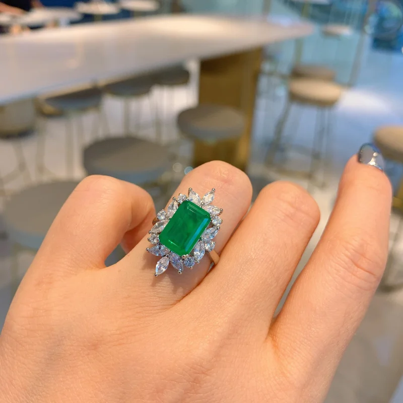 

Fashion Simple Women's Ring Micro Pave Diamond Square Large Emerald Zircon Ring Baccarat Jewelry