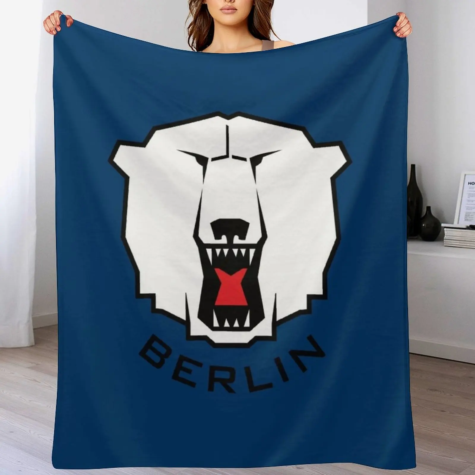 Eisb?ren Berlin 003366 logo Throw Blanket