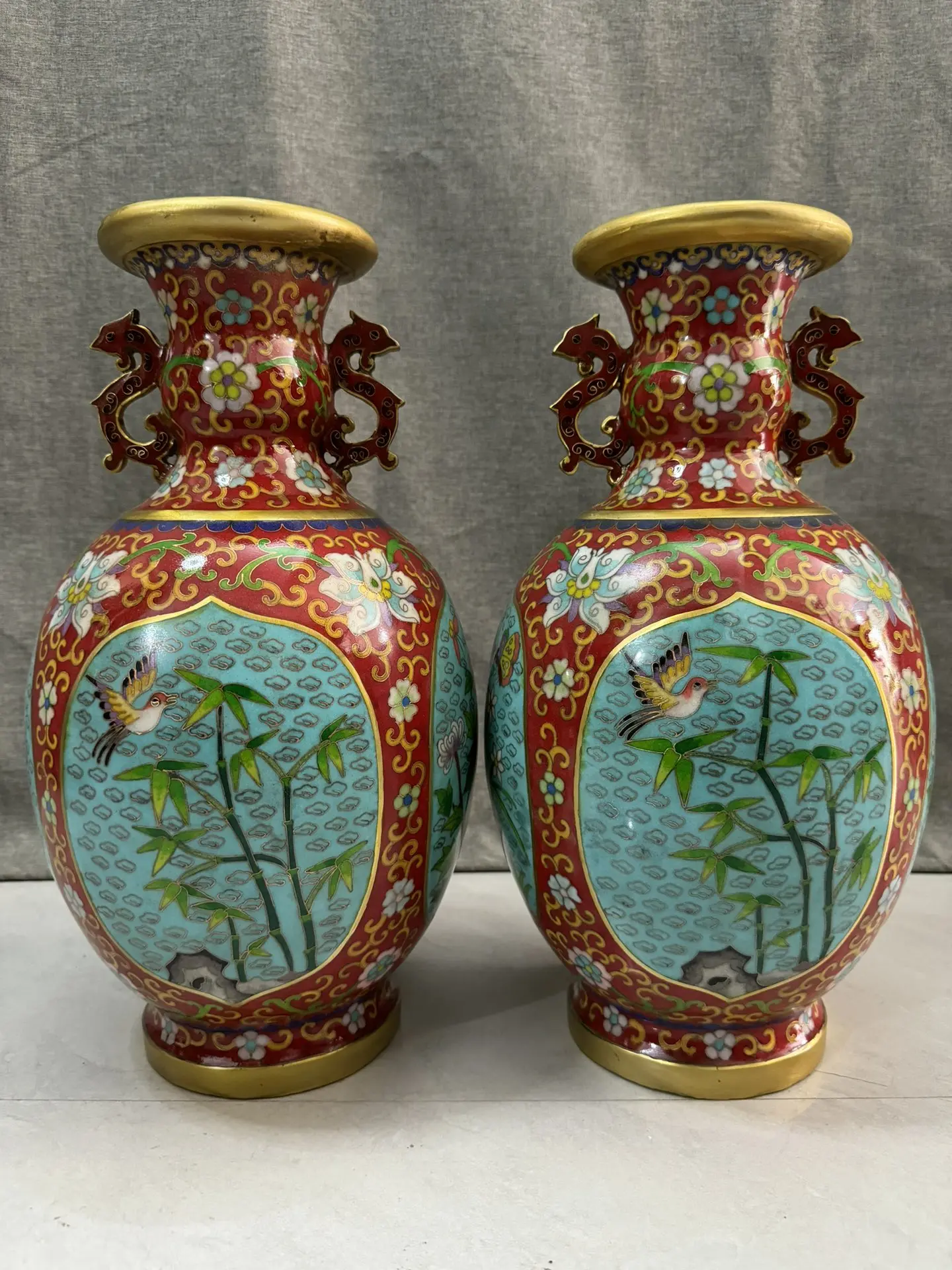 

11-дюймовая старая бронзовая перегородчатая эмаль, сезонный цветочный узор, статуя дракона, уха, большая горловина, ваза, оценка экрана