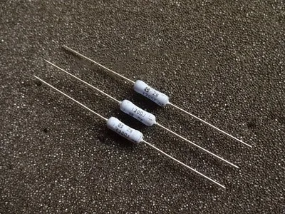 

Advanced resistor 2W 130R 2W 130 ohm 5% volume 4mm * 12mm