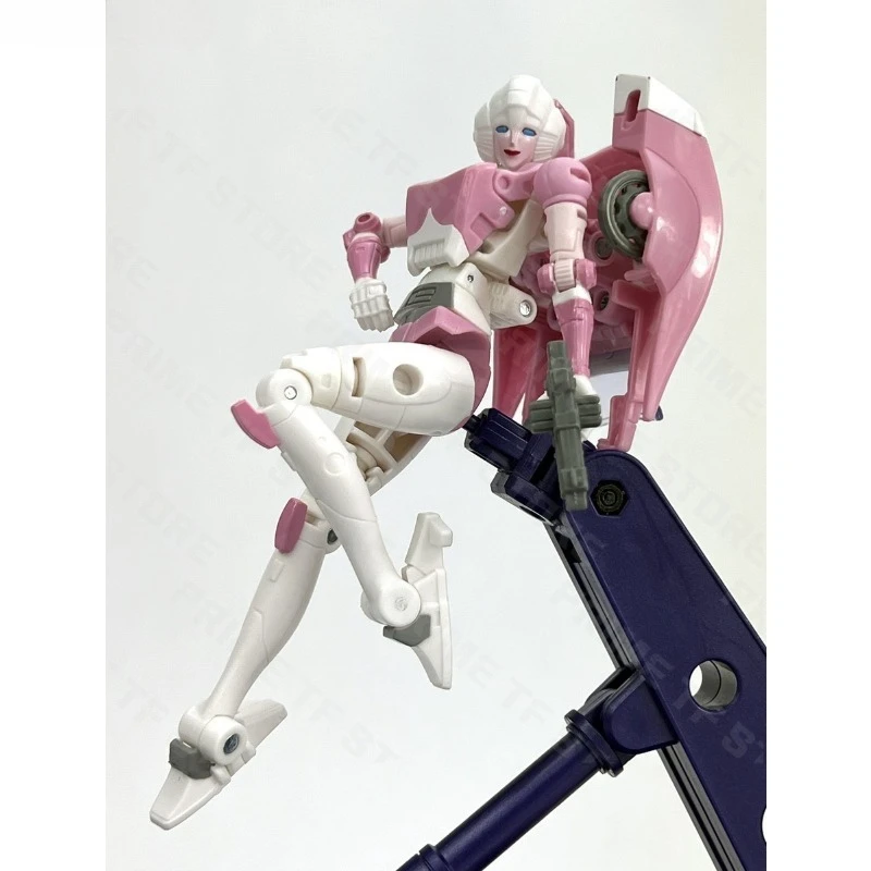 Original Hasbro Studio Series SS-86 Big Movie 16 Arcee Class D Transformation Toy King Kong Series  Anime Figure Toy Model