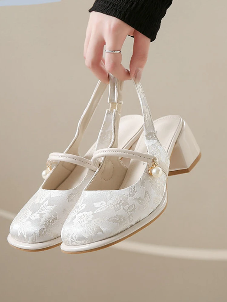 

Floral Embroidery Square Head Sandals Women Outside Wear 2024 Summer Belt Buckle Sandal Female Pearl Chunky Heel Mary Jane Shoes