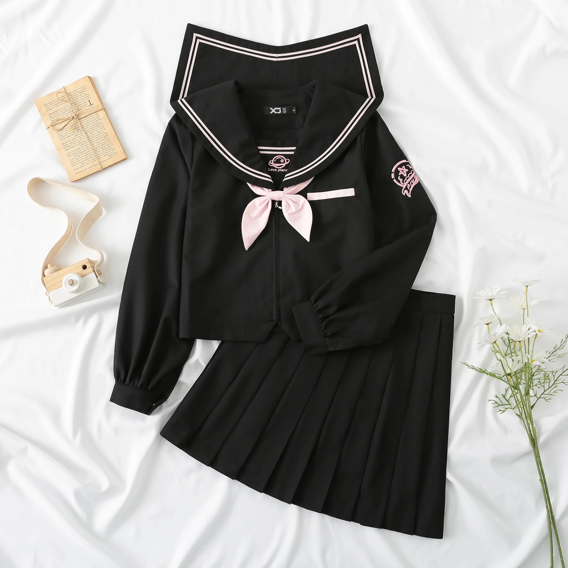 

Black Pink JK School Uniform Japanese College High School Girls Student Uniforms Sailor Suit Black Tops Pleated Skirt Send Tie