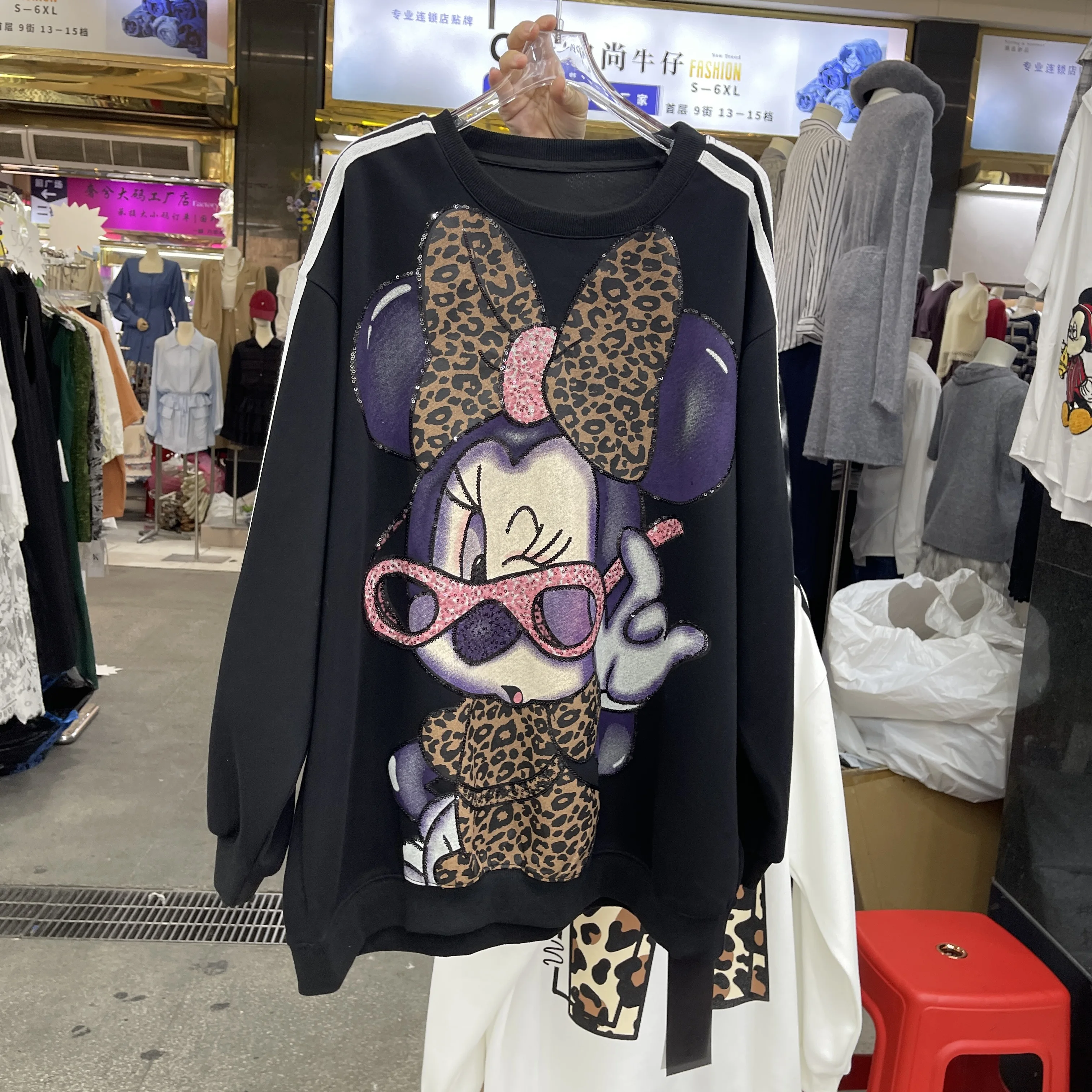 2025 Autumn New Heavy Sequin Cartoon Print Loose Washed Cotton Pullover Sweatshirt for Women Cartoon Age-Reducing Round Neck Top