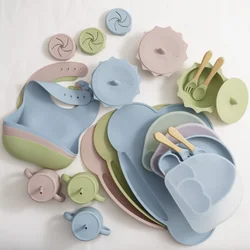 7PCS/Set Silicone Baby Feeding Set Kawaii Plate Baby Dishes Sucker Bowl Newborn Waterproof Bib Placemat Fork Spoon Tableware