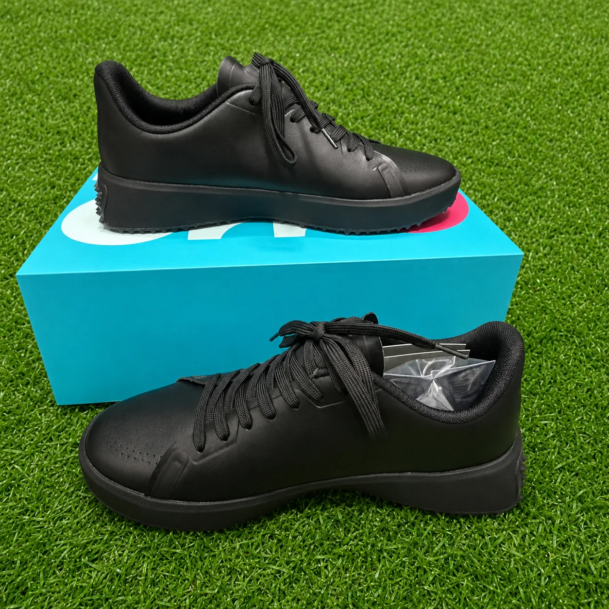 Waterproof Men Golf Shoes Lightweight Anti Slip Professional Golf Sneakers Luxury Trendy On-Course Men Sport Footwear