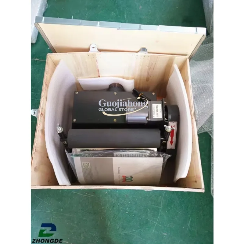 Fabrieksponsmachine Aangepaste CNC-machine voor metaalverwerking met 1 jaar garantie