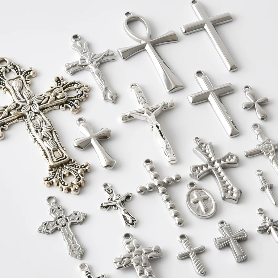 10 Stück Edelstahl-Anhänger Kreuz Silberfarben Amulett-Anhänger DIY Schmuckherstellung für Halsketten und Armbänder für Damen und Herren