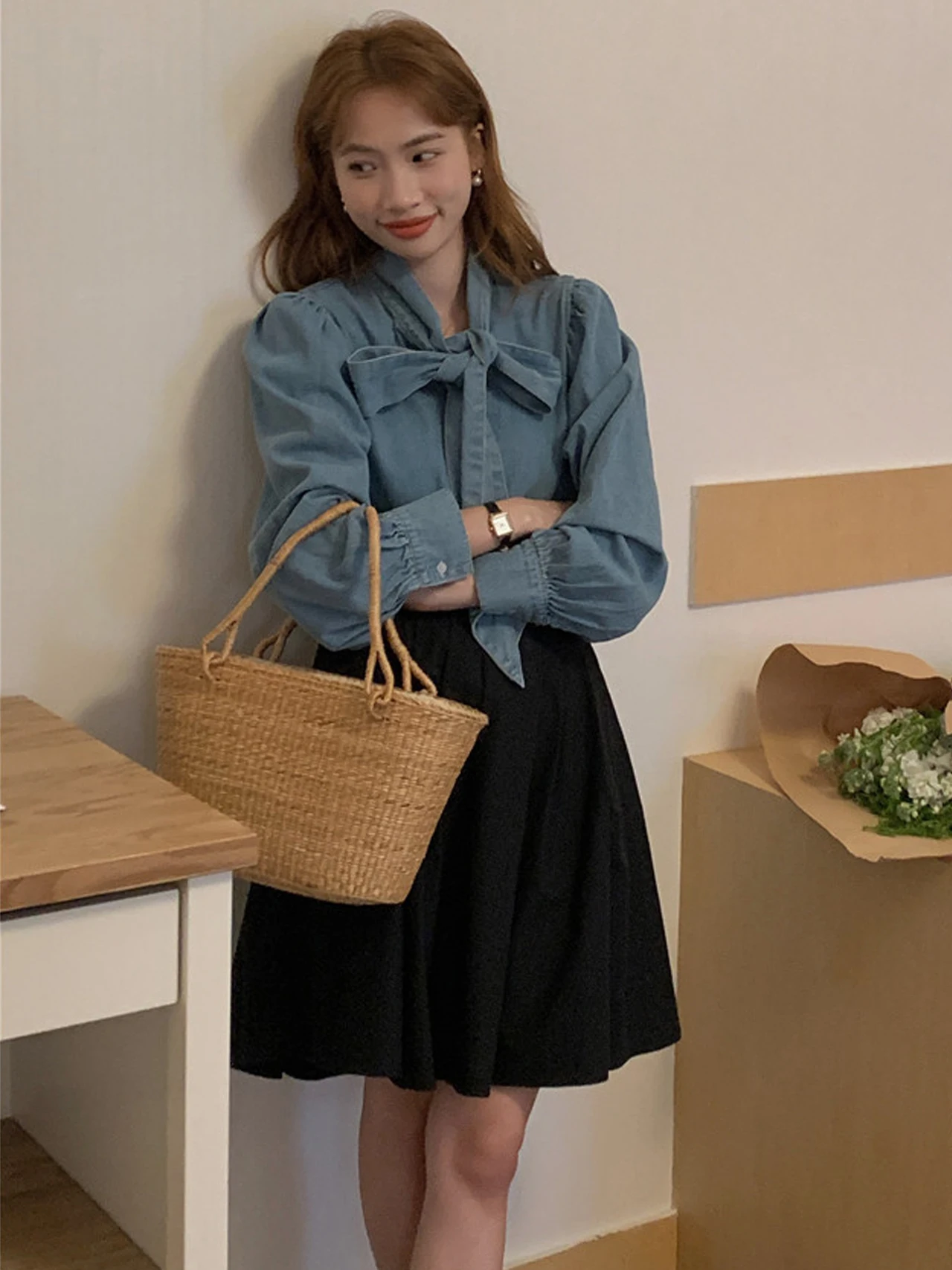 

Korean Sle Long Sve Denim irt Women's Vintage Bubble Sve Top Knot Design Commute Faion Straight Cut