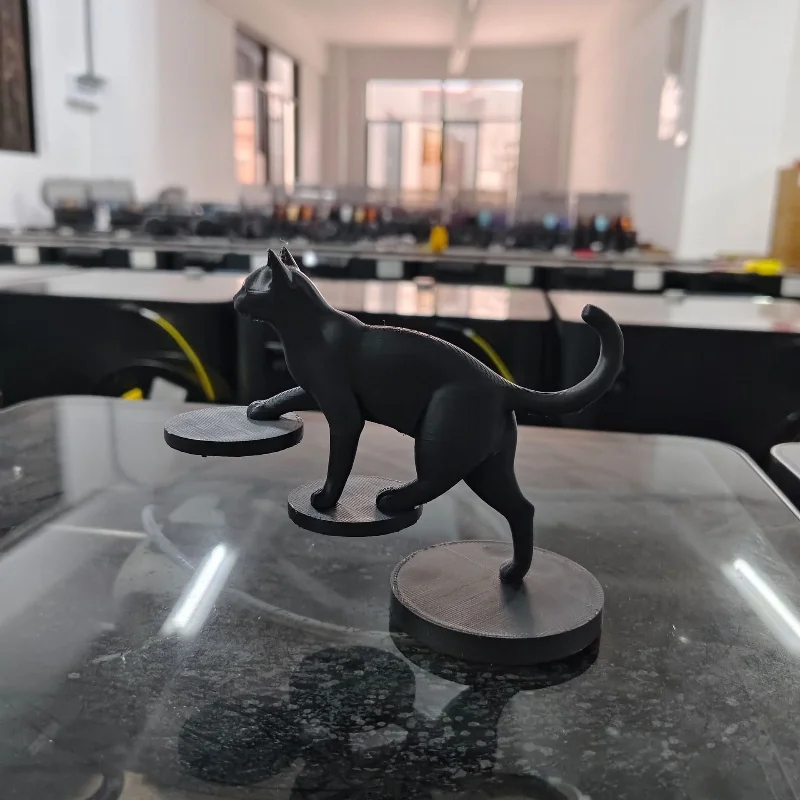 3D-технология создает изысканные и объемные дизайны: 3D-печатная фигурка балансирующего кота для дома и спальни, идеально подходит для летнего использования.