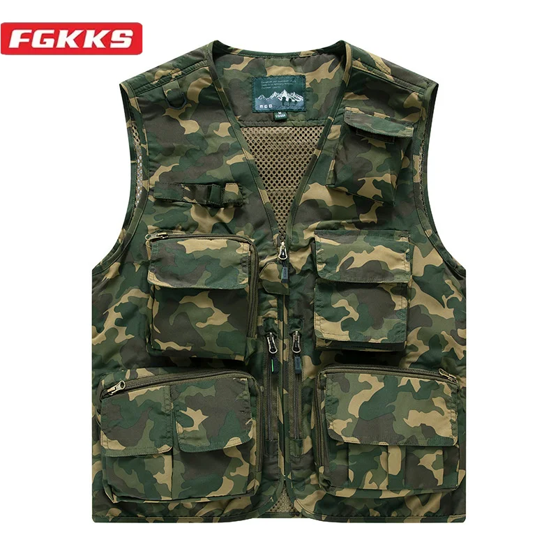 FGKKS 2024 Outdoor Casual Vest Men's Camouflage Slim Multi-Pocket Coat High Quality Design Selling Casual Vest Men