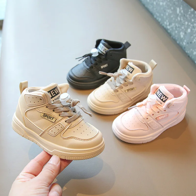 Sneakers per bambini 2024 primavera nuove scarpe Casual da ragazzo scarpe da ginnastica per ragazze antiscivolo alte scarpe con suola morbida per bambino singolo