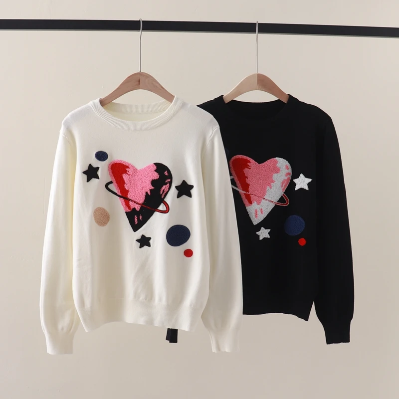 

Autumn and Winter New Korean Edition Round Neck Love Flocking Embroidery Knitwear for Women's Fashion and Age Reducing Outwear w