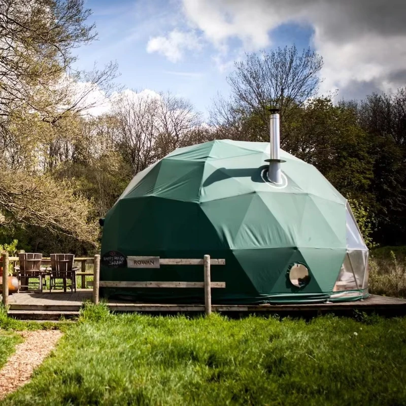 Waterproof PVC Geodome Luxury Camping Starlight Tent for Scenic Area Restaurant Dining Lounges and Theme Activities Booths
