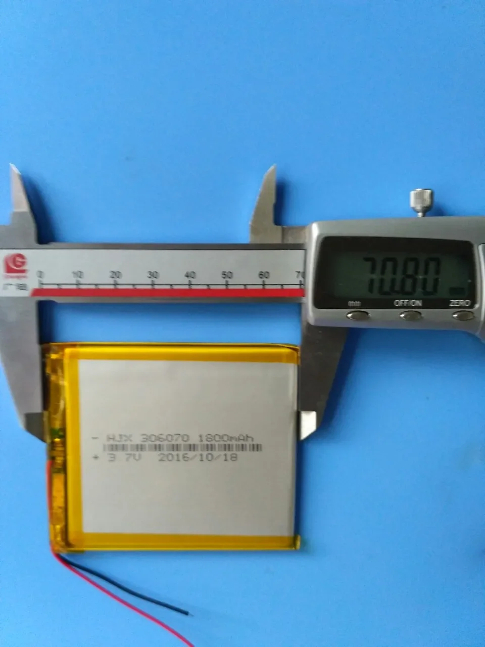 3,7 V polymeer-lithiumbatterij 306070   klein speelgoed GPSMP4MP5 repeater dunne elektriciteit