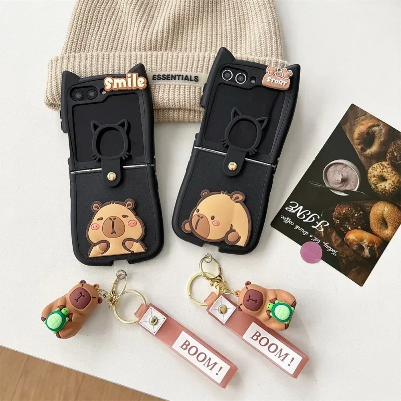 

Capybara Black Phone Case for Samsung Galaxy Z Flip 6 5 4 3 Protective Back Cover for ZFlip4 ZFlip5 ZFlip6 Case