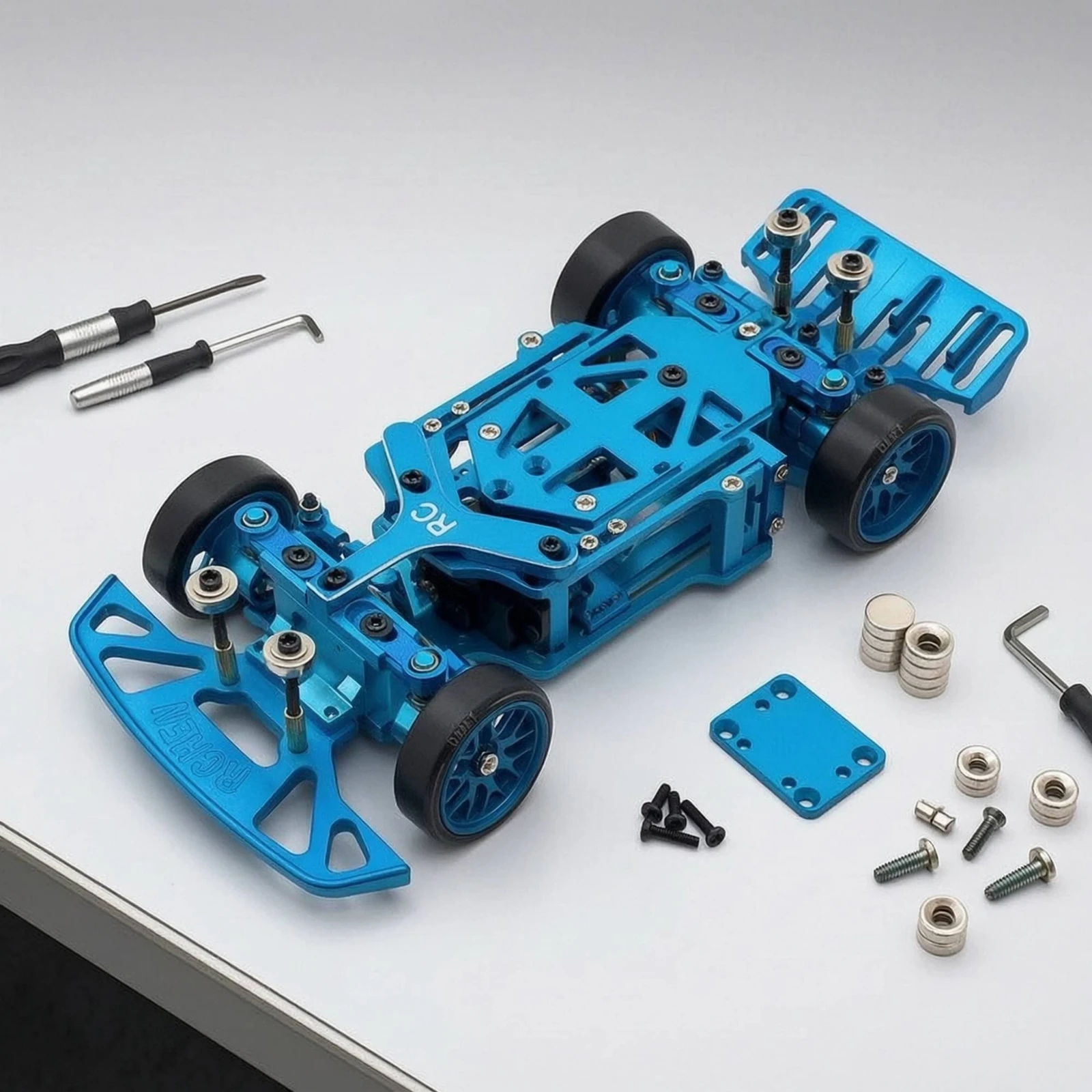 RC Chassis with Steering Gear Metal Drift Chassis Châssis Roulant Réglable Car Frame Personnalisable for Hobbyists, Drifting