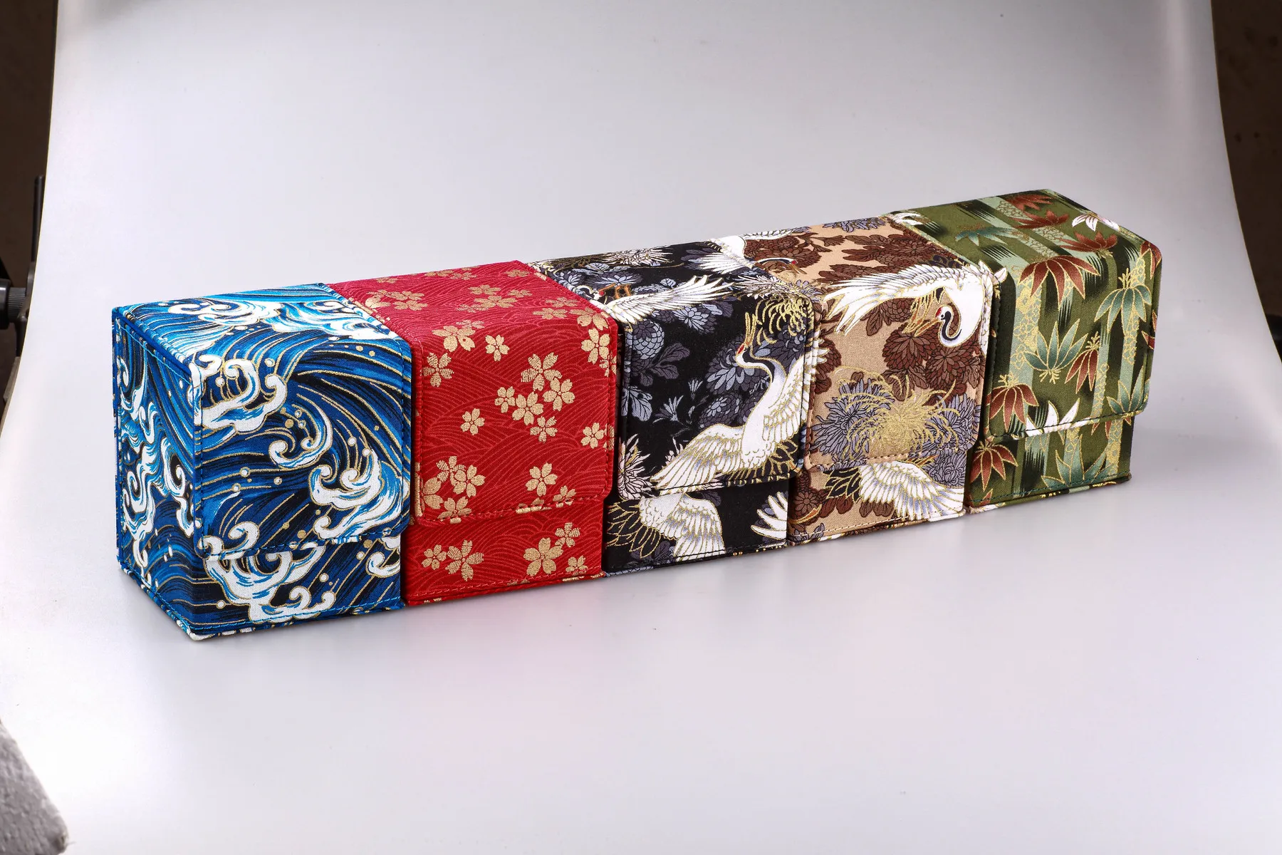 120+ Sammelkarten-Deckbox mit Sichtfenster, MTG, TCG, TCG, Brettspiele, Sammelkartenhüllen, YGO, magnetische Organizer-Hülle, Geschenk – Detail 3