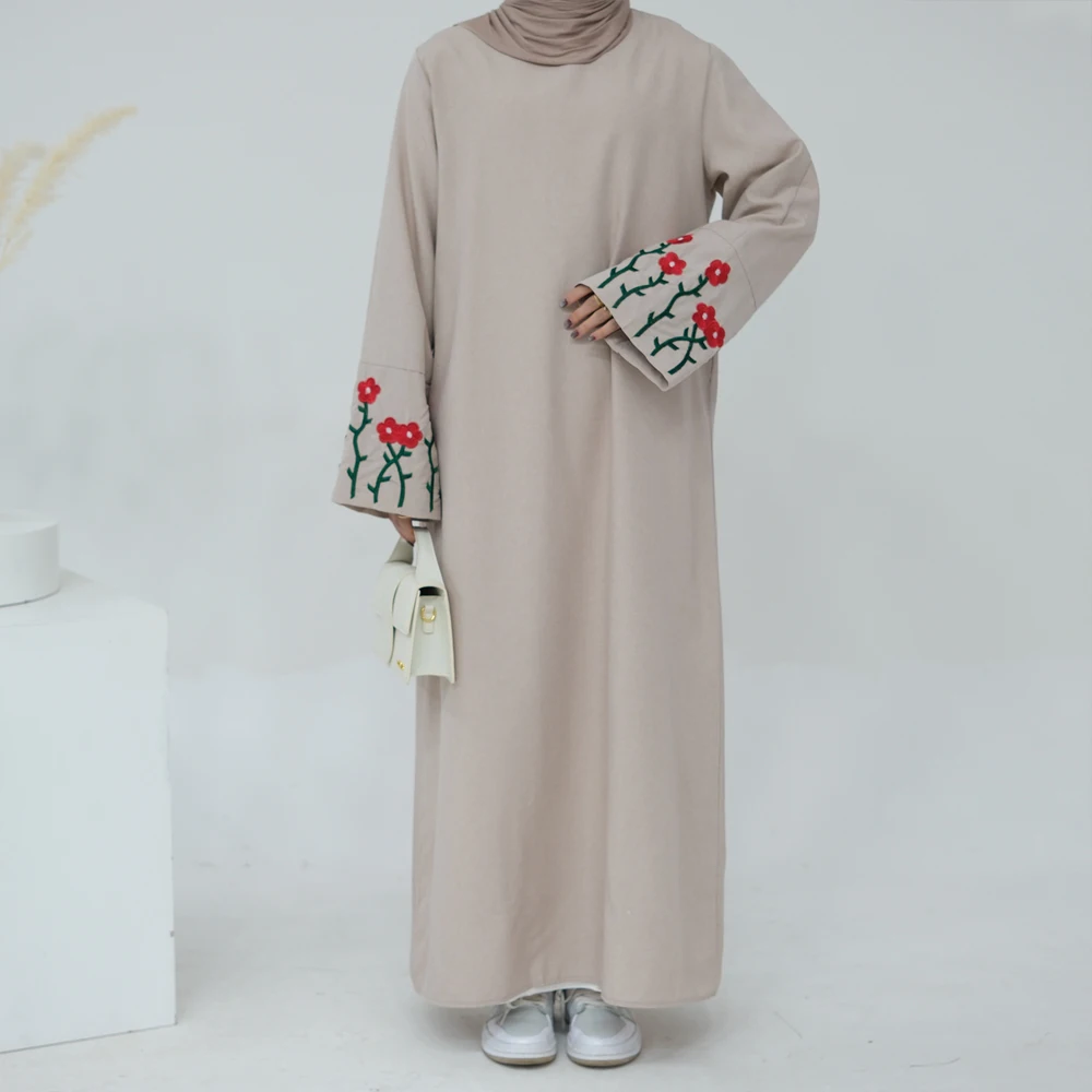 

Loose Muslim Dress Women Dubai Abaya Floral Embroidery Side Pockets Turkish Modest Islamic Clothing Evening Party Ramadan Eid