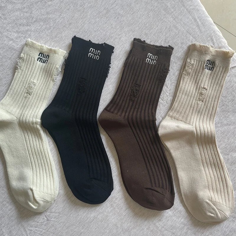 4 pares de calcetines de pila, calcetines de Hip-Hop, conjunto de calcetines de moda para mujer, calcetines de Skateboard de tubo medio con agujero roto de calle Harajuku para mujer