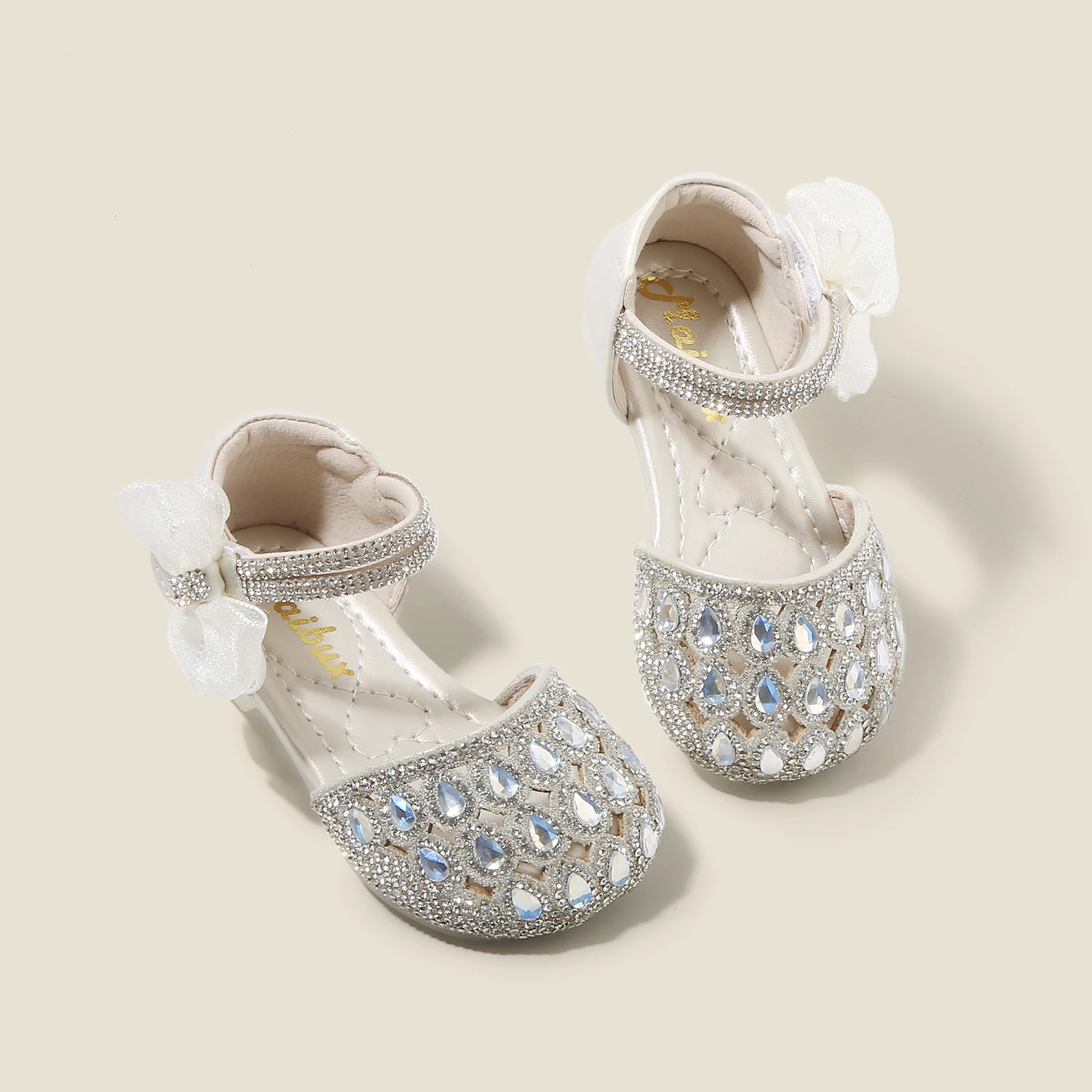 

Обувь для маленьких девочек, детская обувь принцессы с кристаллами, новые летние сандалии для девочек, модели для маленьких детей