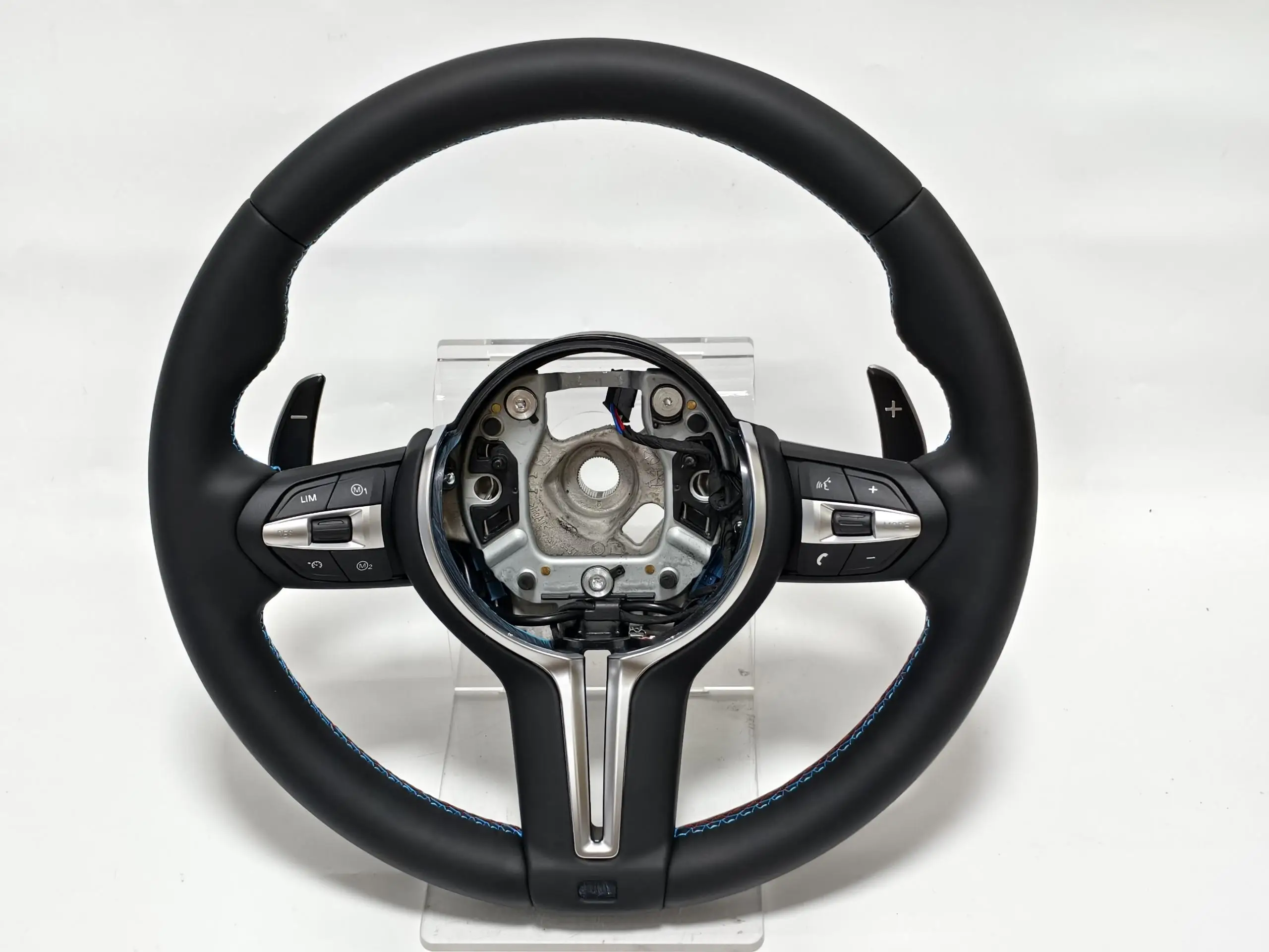 2026 M Sport lederen stuurwiel met schakelpaddles, performance upgrade design voor een verbeterde rijervaring