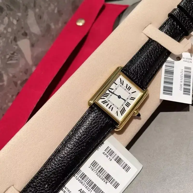 ساعة يد كوارتز فاخرة عالية الجودة بحركة كوارتز أنيقة مربعة الشكل للنساء ساعة يد جلدية بسيطة