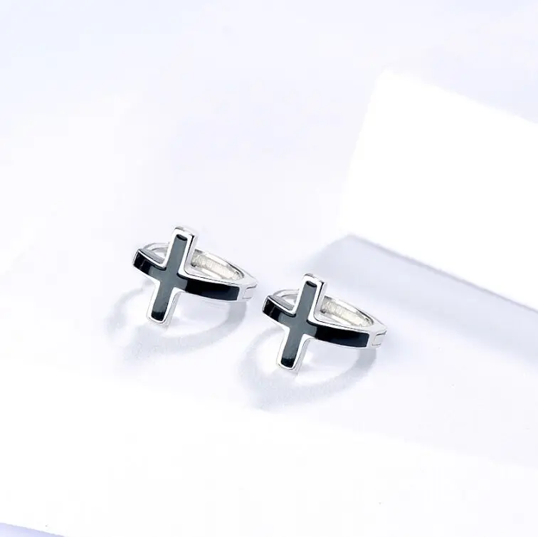 Fashion Zwart Kruis 925 Zilveren Naald Mannen Stud Oorbellen Sieraden Valentijnsdag Gift Drop Shipping Man Geen Fade groothandel