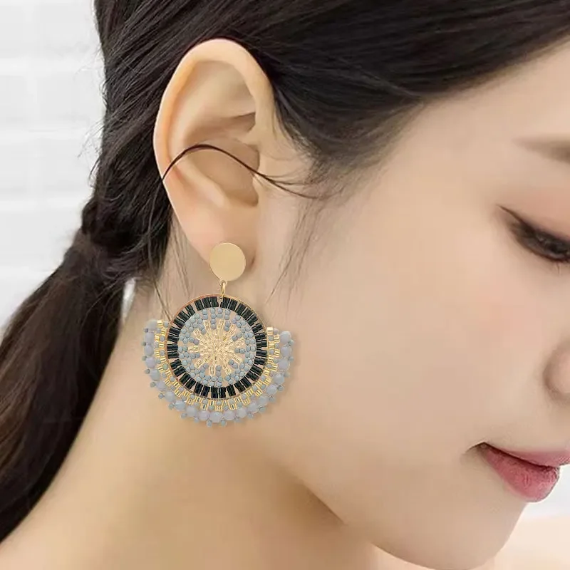 أقراط مطرزة قطاع كريستال بوهيميا سبيكة الاستدارة تنوعا الحياكة اليدوية الإناث الرجعية بسيطة المد الأرز حبة الأقراط #3