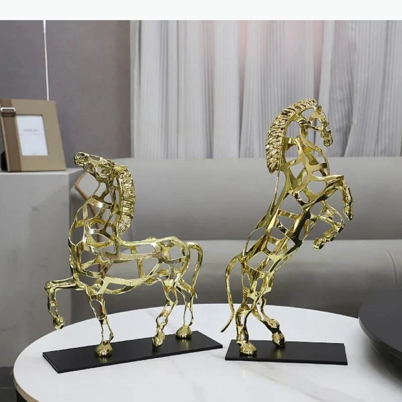 

Hollow Out Horse Animals Metal Statue Desk Decoration Abstract Artwork Horse Sculpture Ornaments Room Aesthetic Decor