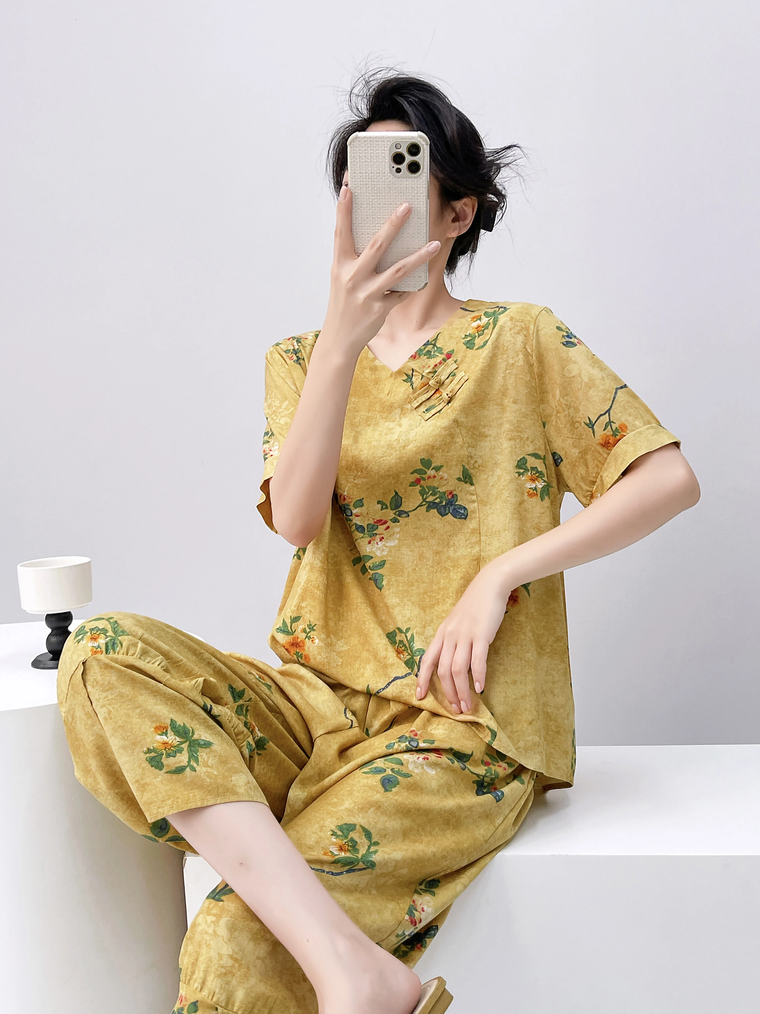 2026 New Summer Thin Cotton Silk Home Clothes Set for Women V-Neck Half Sleeve Top Seven-Piece Pants Sleepwear Ensemble