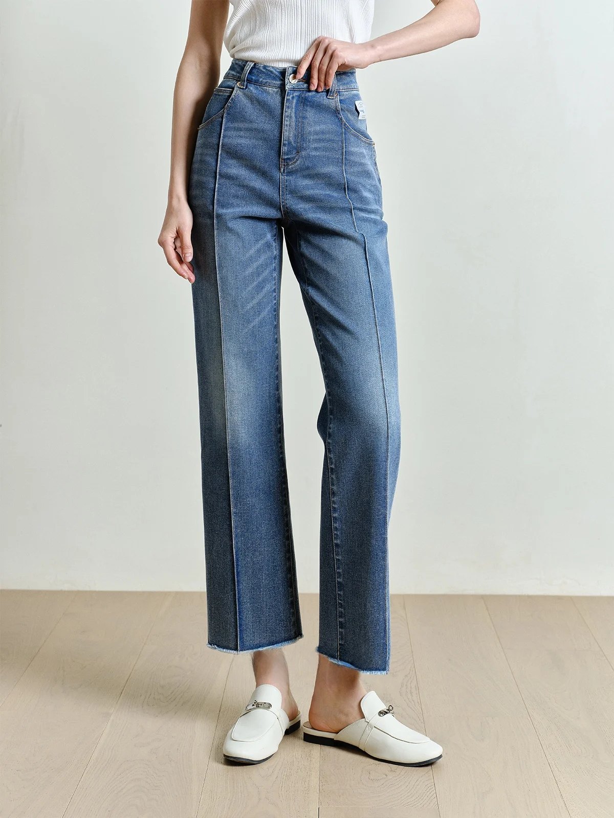 

Casual Mid-Rise Denim Jeans l Waist Button Fly Stand Fit Ladies Jeans Blue Denim Spring 2025 Collection