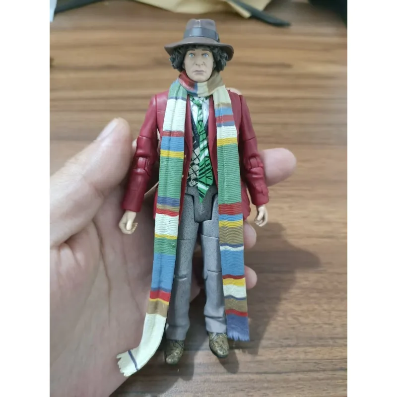 En Stock, figura de acción genuina a granel de 5 pulgadas, Tom Baker Peter Davison PVC, modelo de 12/15cm, muñeca coleccionable, juguete de Navidad para niño