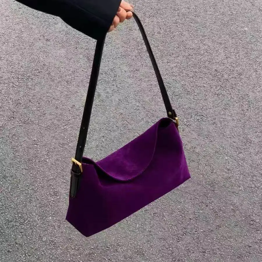 Fashion Red Suede One Shoulder Bag for Women Light Luxury Red Wedding Handbags Autumn Winter Premium Commuter Pillow Bag