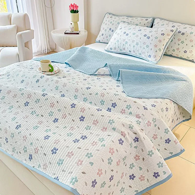 Rural Floral Print Single Bedspread Washable Double-Sided Quilted Bed Cover for All Seasons Cozy Flat Sheet for Queen King