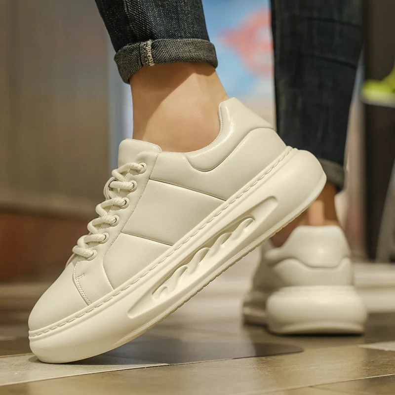 

Black and white casual shoes Comfortable Thick Bottom Fashion Style Outdoor street walking Daily youth shoes Trendy Quality