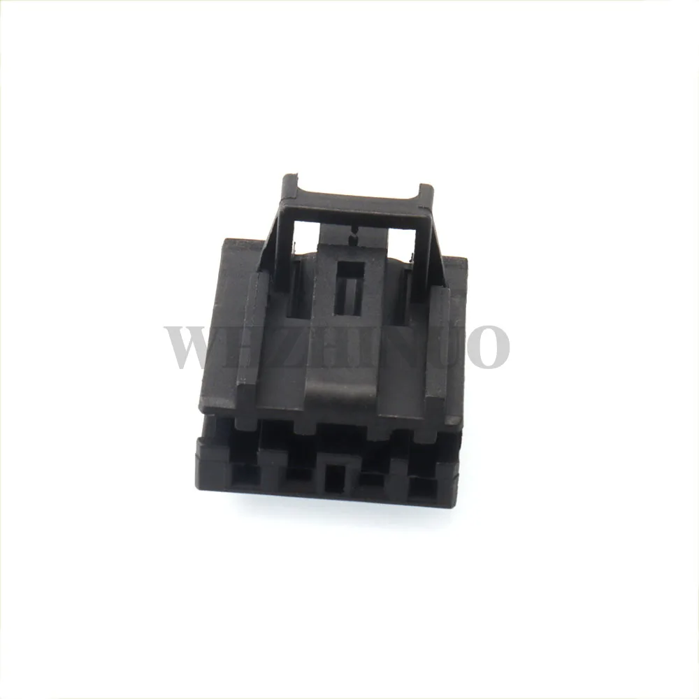 1-2141627-1  5Q0972754   male Audio Socket Tweeter Plug Auto Automotive Instrument Station Connector