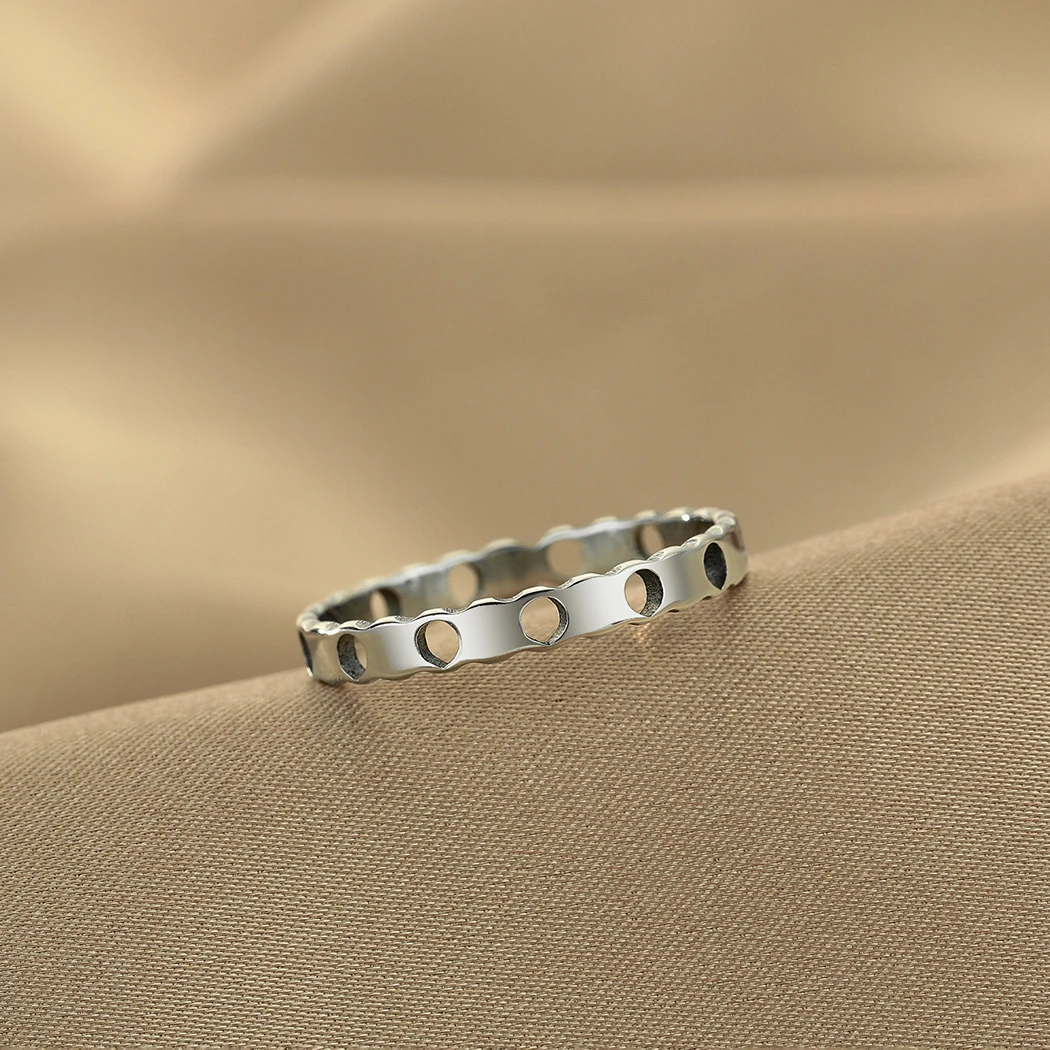 Chandler Midi Bee Ring Dainty Silver Honeycomb Ring Hexagon Stacking Delicate Animal Minimalist Ring for Men and Women