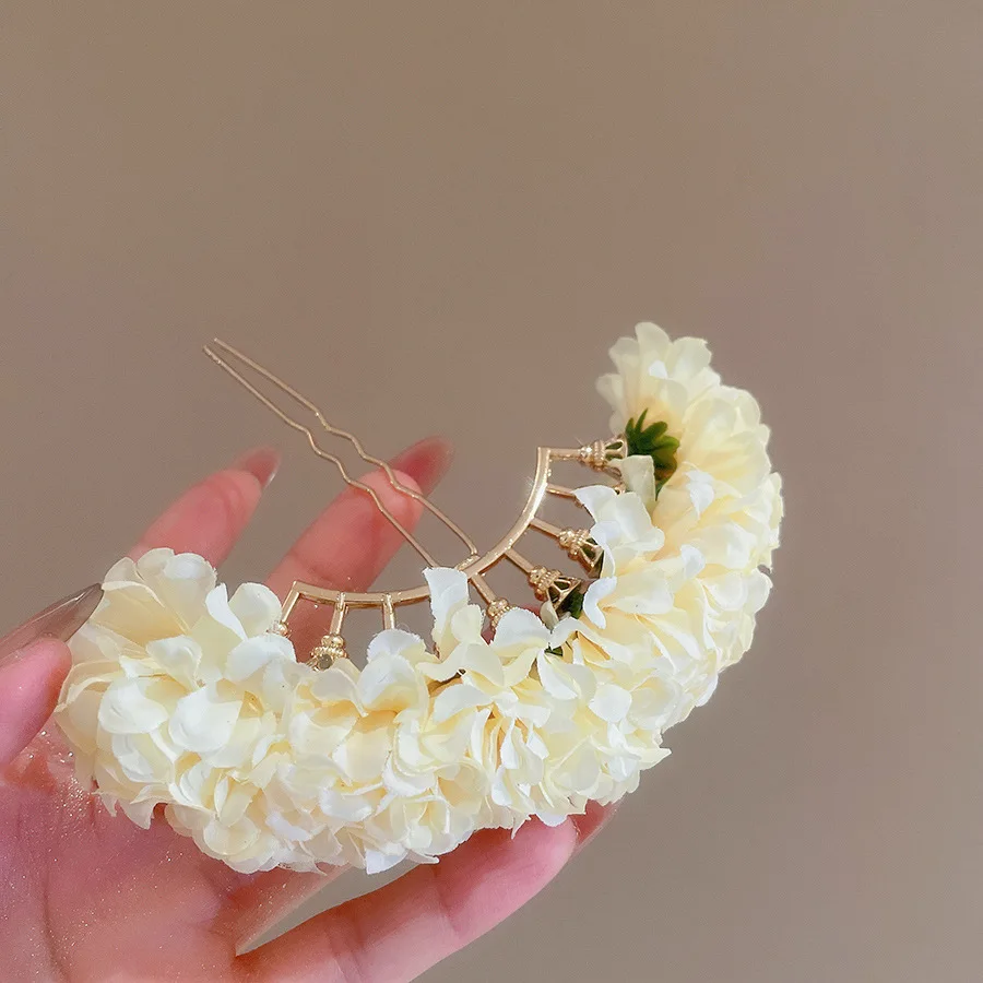 New Creative Pastoral Style Flower Hair Pins for Bride Sweet Gentle Purple Yellow Fabric Blossom Hair Sticks for Party Wedding A