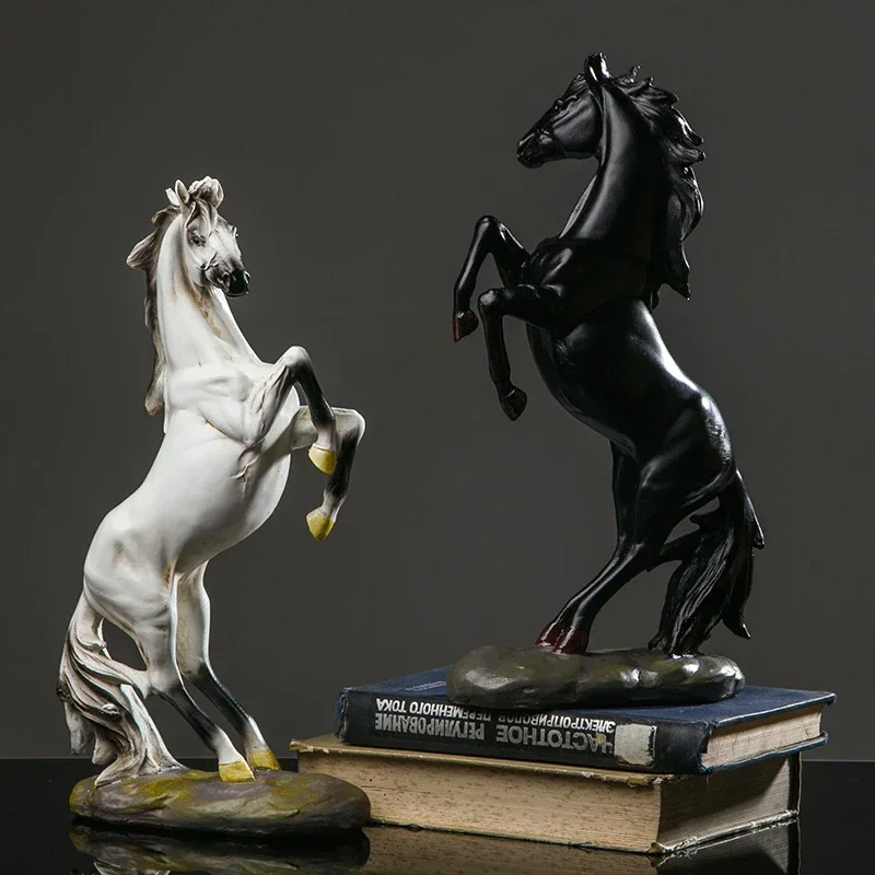 

European Horse Sculpture Model Home Office Horse Statue Crafts Ornaments Animal Modern bookshelf Art Decoration Opened Gifts