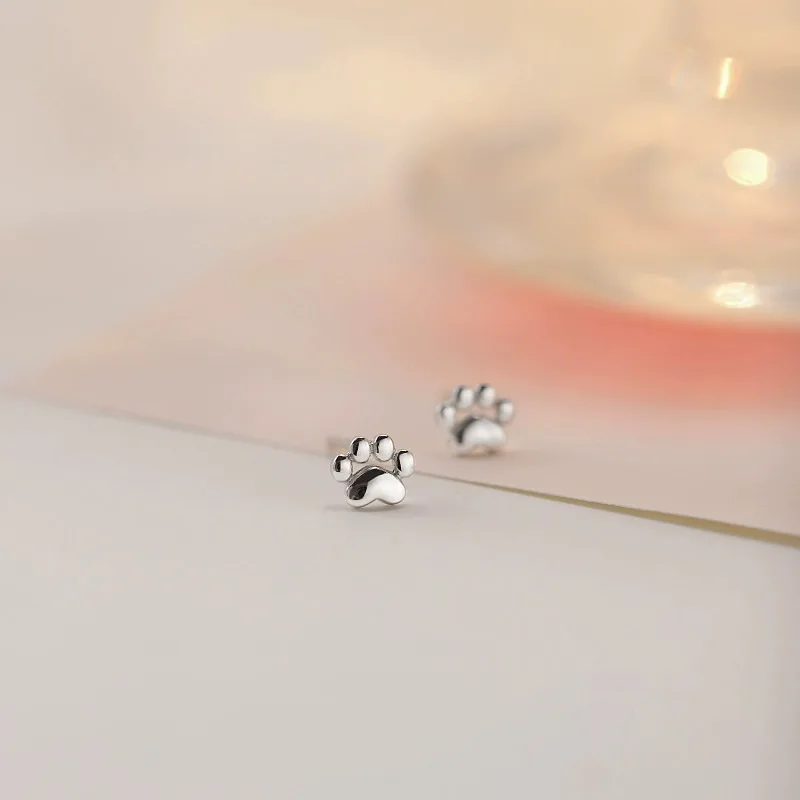 Minimalist Cute Cat\'s Paw Hypoallergenic Stud Earrings for Women Girls Silver Color Daily Wear Earring Jewelry Accessories