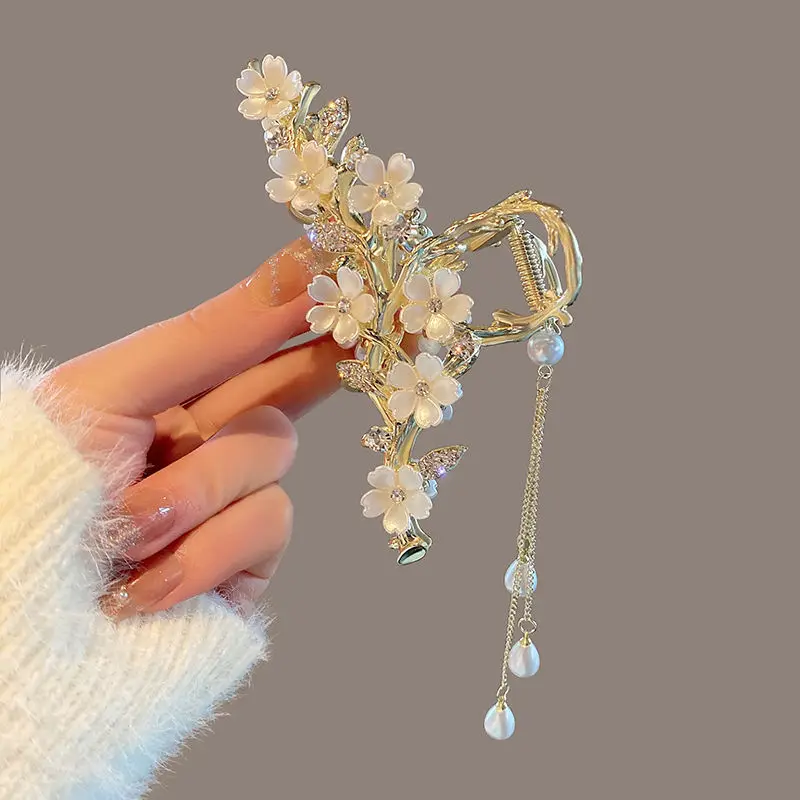 Tassel Pearl Flower Hair Claws Exquisite Gold Metal Crab Clips for Women Sweet Hairpins Headdress Korean Hair Accessories