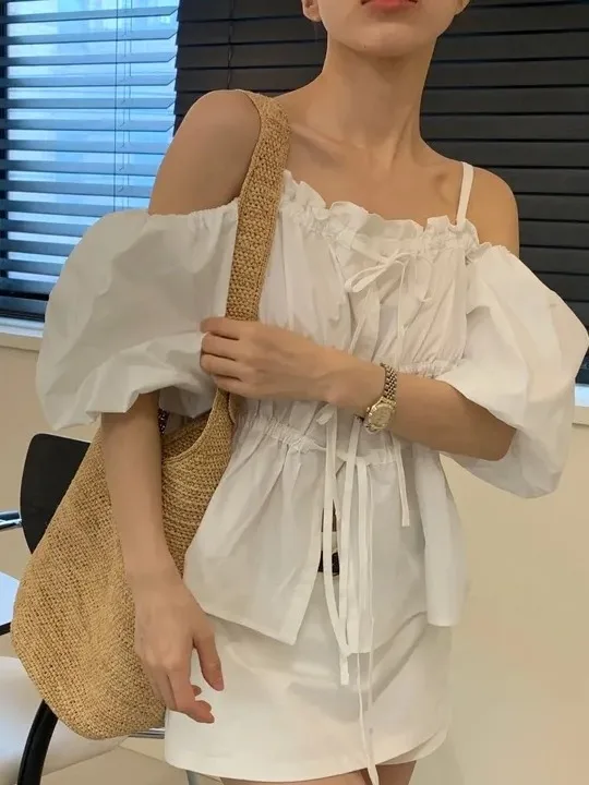 

Ele Off-oulder Bubble-Sve Blouse Women's Summer Faion Pleated Wooden-d Detailing Charming ort-Sve irt