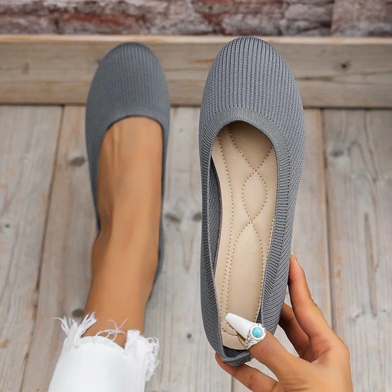 Spring Women's Flat Shoes new Knitting Sock Sneakers Breathable Slip on Female Rpound Toe Loafers 36-43 Plus Size Light Shoes